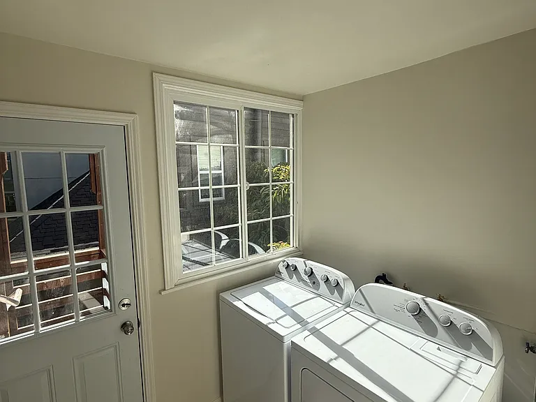 418 Central Ave #A — Photo 6