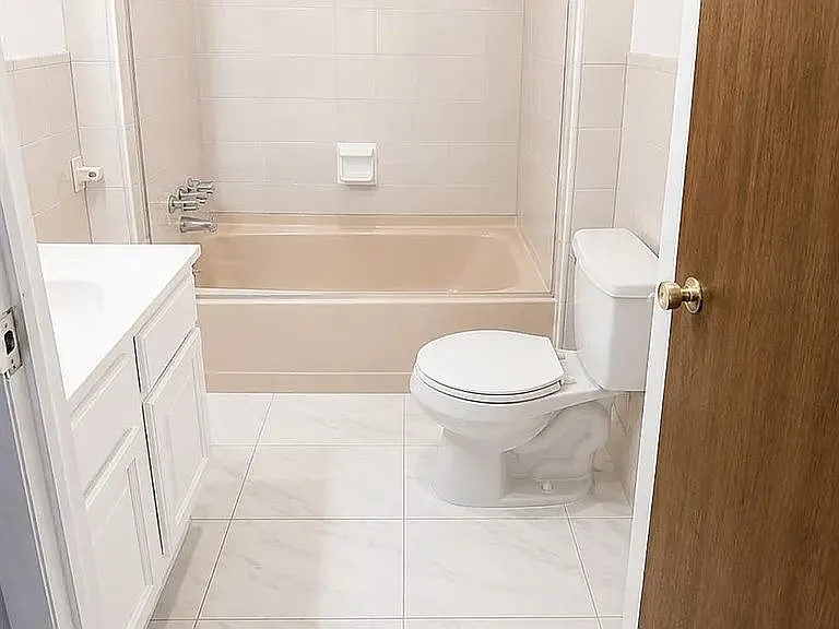 4 bed, $2,150 — Photo 2