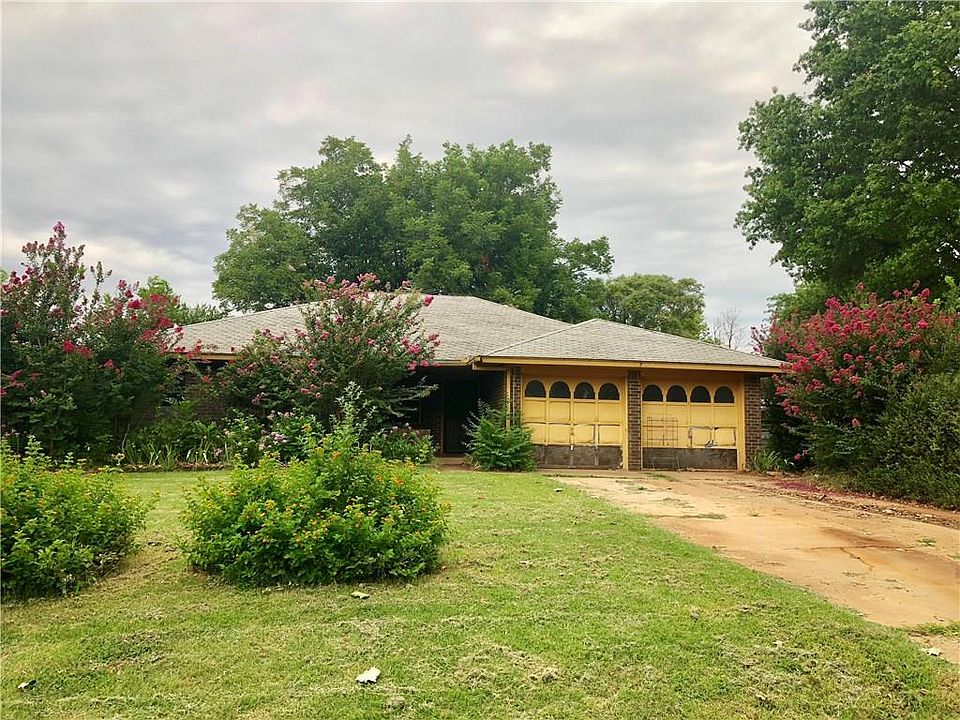 1st image of 707 S Lakehoma Dr
