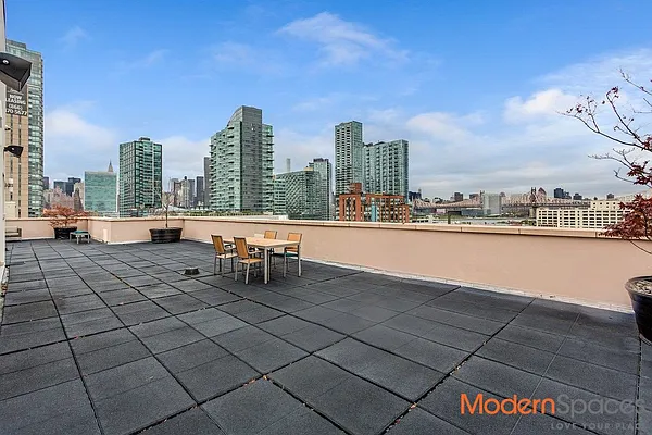 Sold by Modern Spaces | media 6