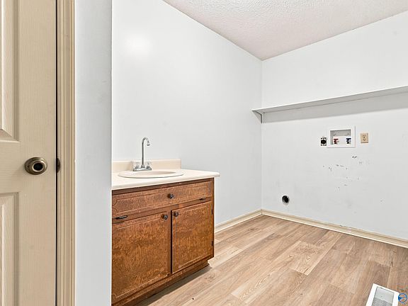 5th image of 26615 Locust Dr