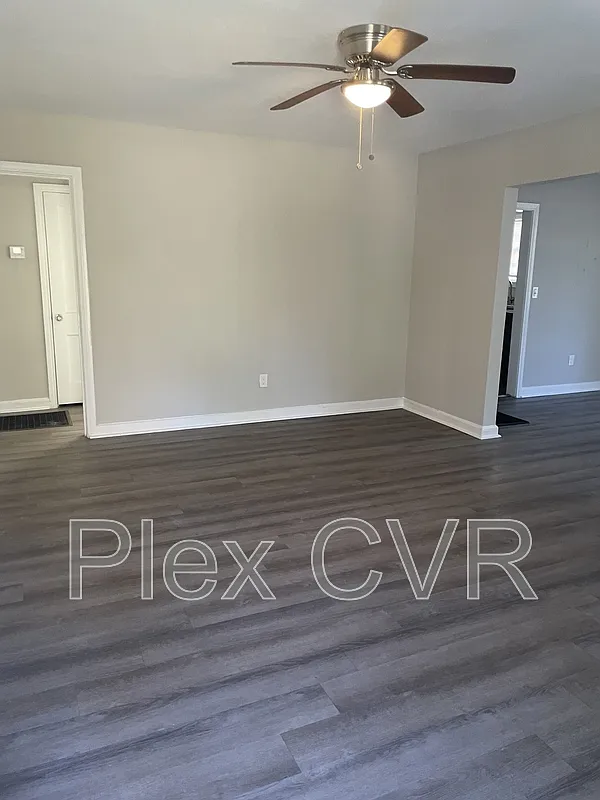 3 bed, 1.0 bath, 1056 sqft, $1,200 — Photo 3