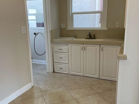 5th image of 244 Corona Ave