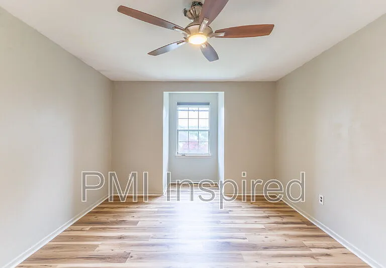 2404 Buckingham Cir — Photo 21