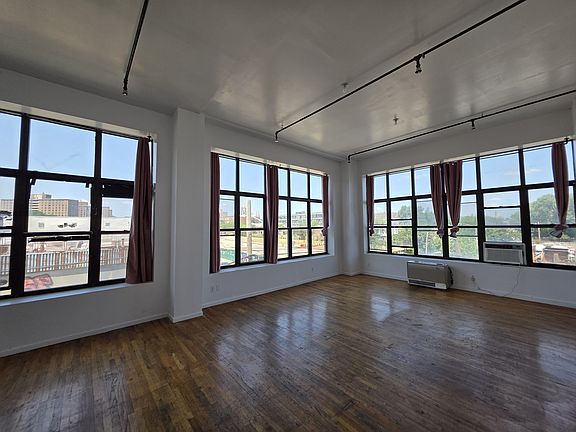 5th image of 236 Moore St APT 401