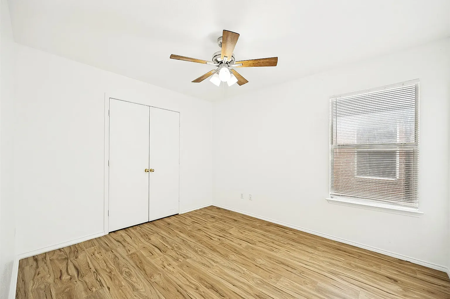 4 bed, 1947 sqft, $2,300 — Photo 4