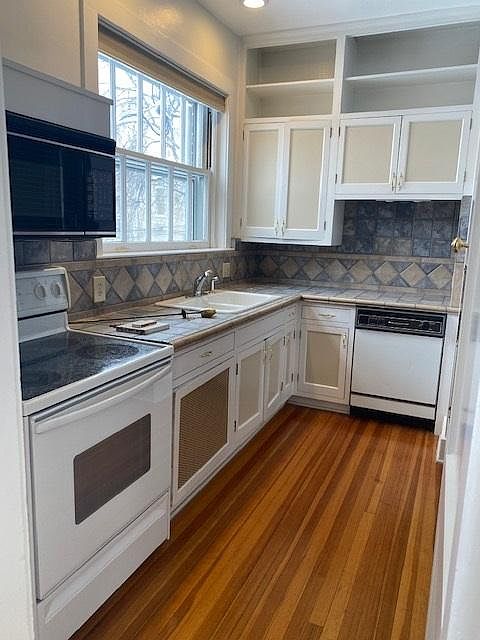1st image of 2034 Dahlia St APT 3