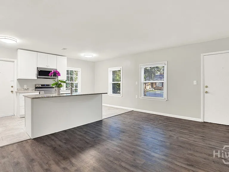 1309 E 55th St — Photo 27