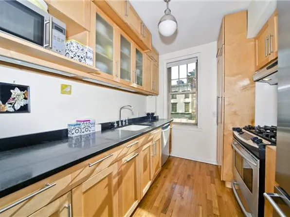 299 West 12th Street image 1 of 6