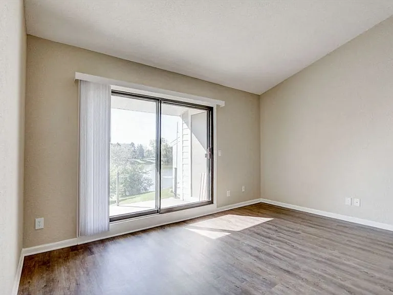 Lake Country Village Apartments — Photo 25