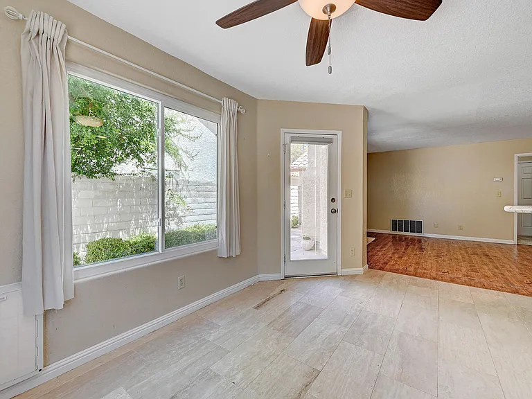 2733 Brookstone Ct — Photo 32