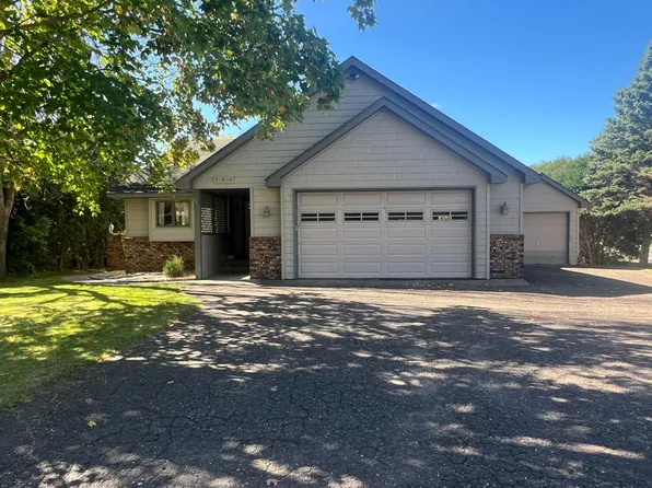 21990 Finley Ct N, Forest Lake, MN 55025