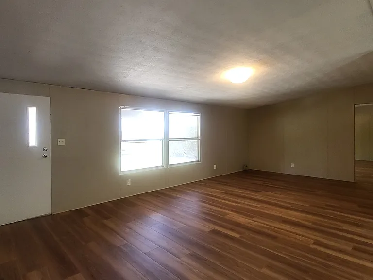 21516 Cherry Hollow Dr — Photo 4