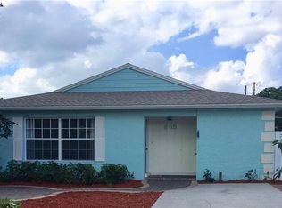 665 99th Ave N, Naples, FL 34108