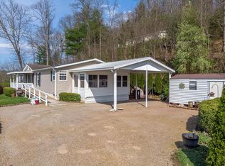 140 Addington Pl, Franklin, NC 28734
