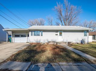 206 5th Ave E, West Fargo, ND 58078