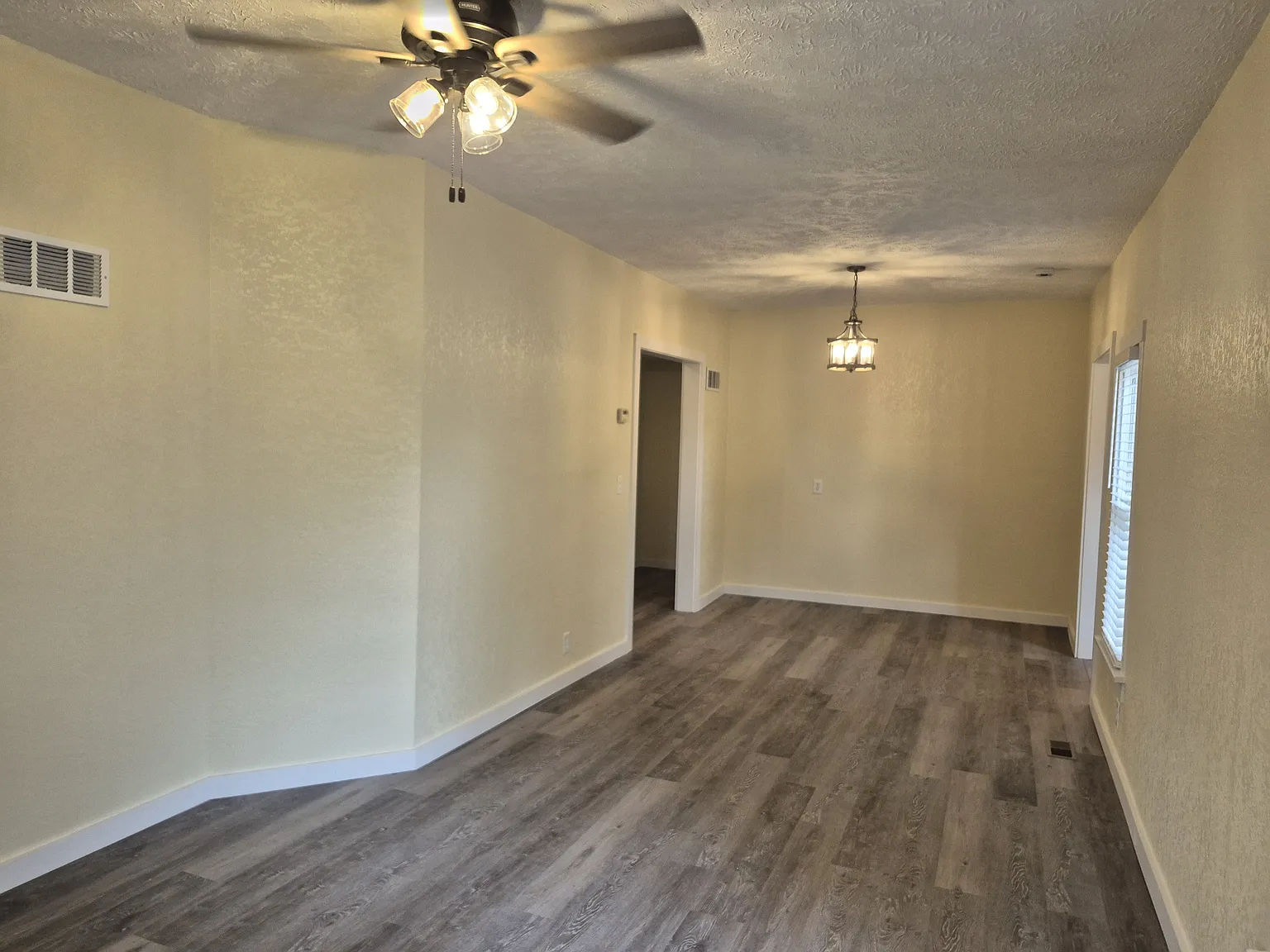 3 bed, 1120 sqft, $1,300 — Photo 4