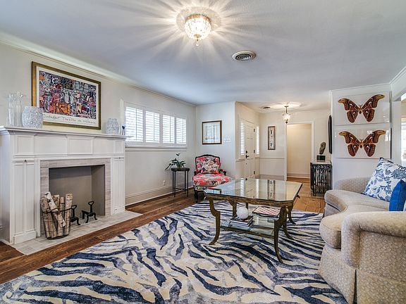 4th image of 3001 S Glenbrook Dr