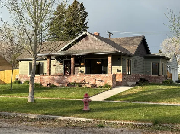 37 4th Ave SW, Choteau, MT 59422