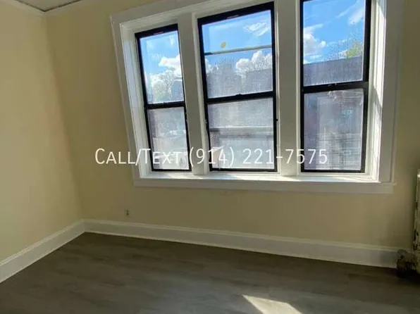 14 Coyle Pl, Yonkers, NY