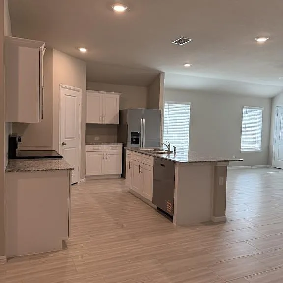 448 Kaufman Dr — Photo 7