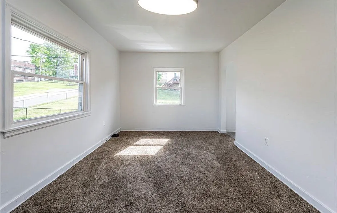 1 bed, $900 — Photo 2