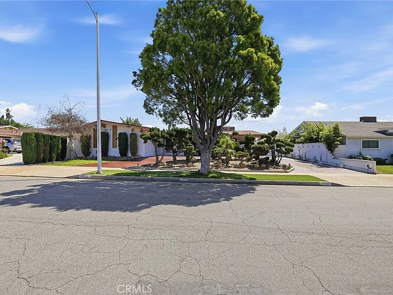 6732 Wooster Ave — Photo 40