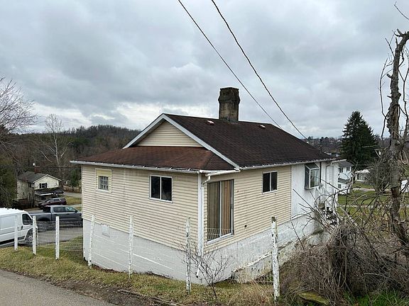 2nd image of 242 2nd St