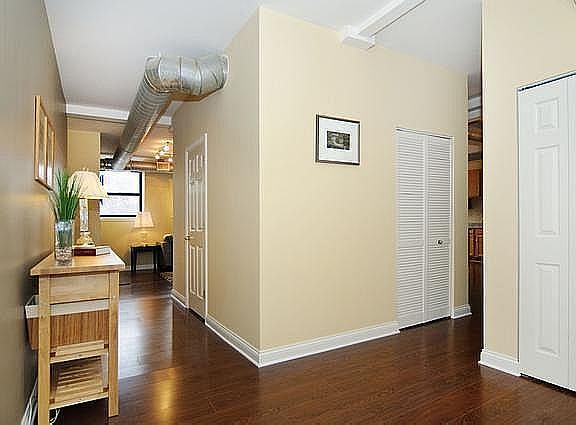 2nd image of 2258 W Huron St Unit M