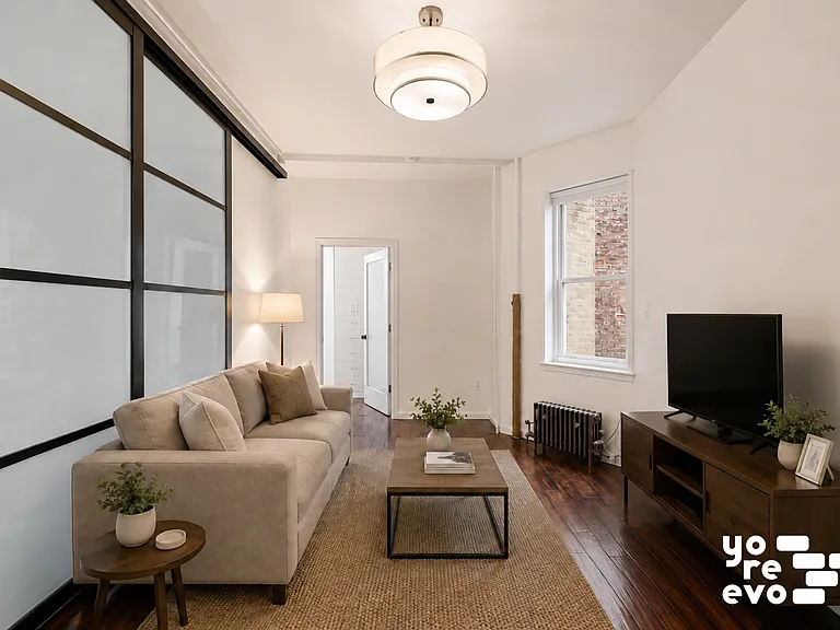 211 W 10th St #2B — Photo 1