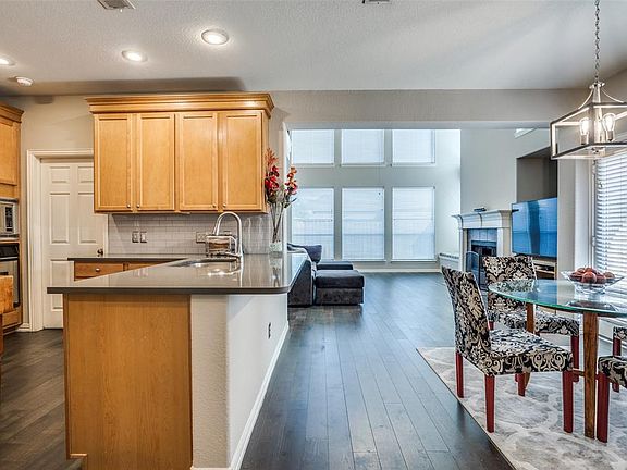 4th image of 4562 Hearthstone Dr