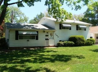 183 Paxton Rd, Eastlake, OH 44095