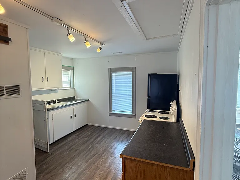 106 S Linwood Ave #B — Photo 4