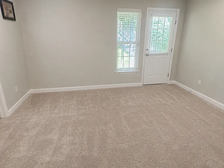 648 Huffine Manor Cir — Photo 14
