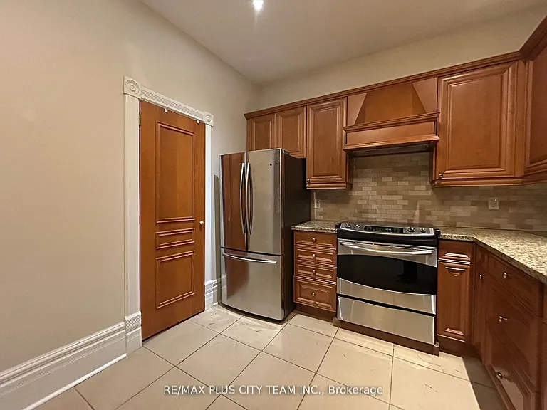 52 Churchill Ave #MAIN — Photo 9