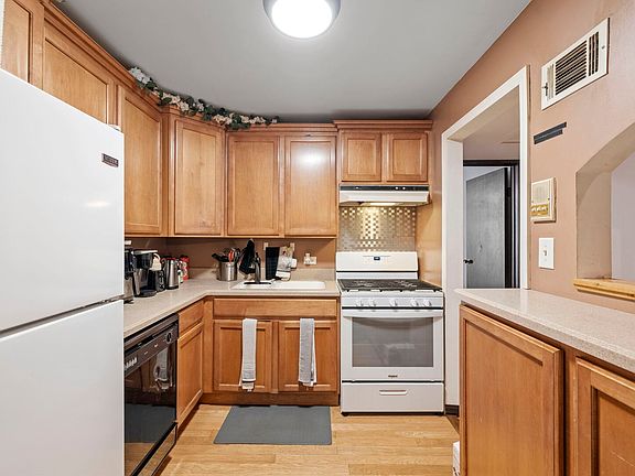 4th image of 14505 Central Ct #Penthouse 4