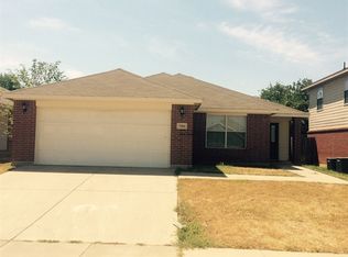 7904 Whitney Ln, Fort Worth, TX 76112