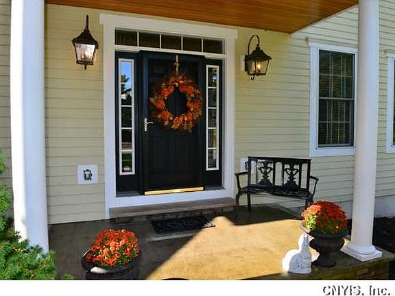 3rd image of 4311 Arbutus Dr