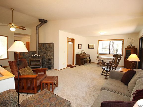 4th image of 2545 Country Club Dr