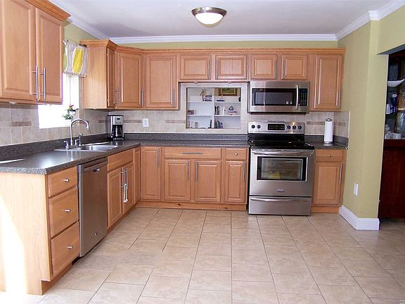 5th image of 385 Collington Dr