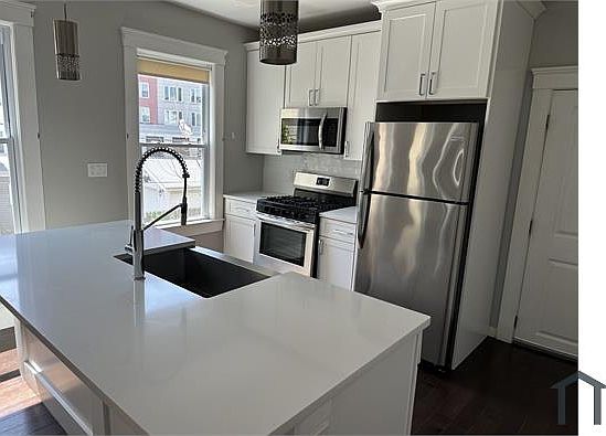 2nd image of 183 Chelsea St #2