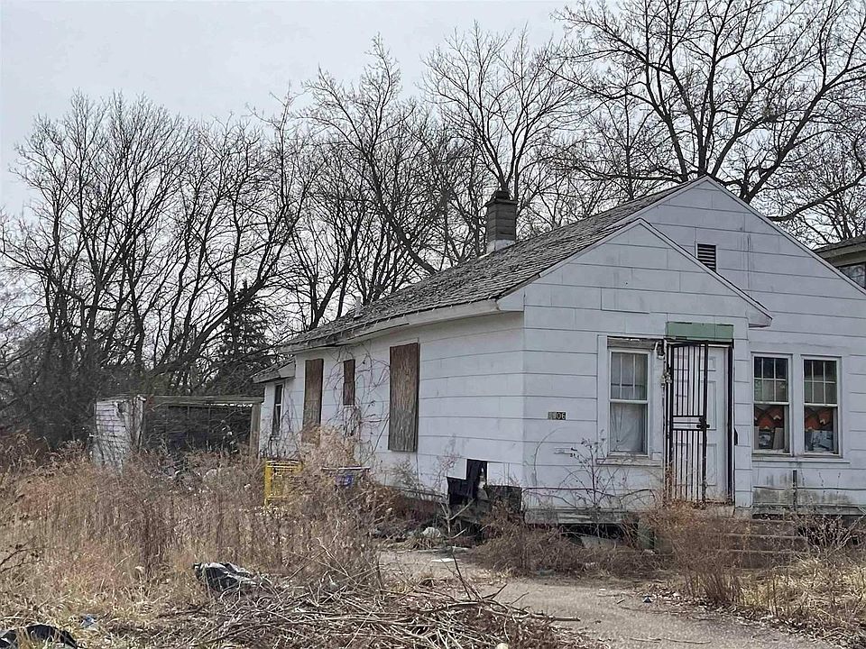 2nd image of 3906 Hiland St
