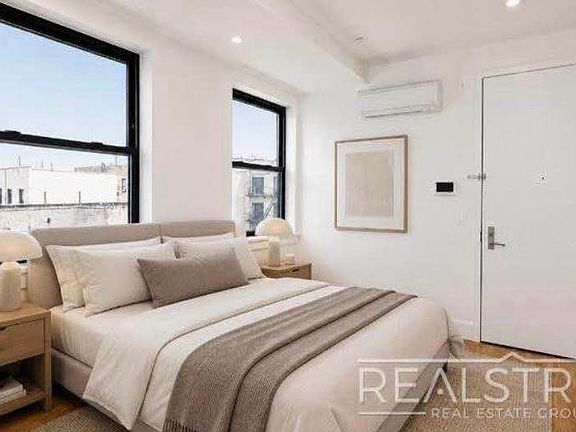 3rd image of 1526 Park Pl APT 2F