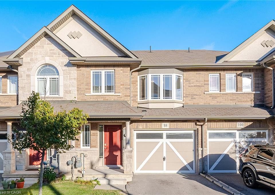 1st image of 98 Bloom Cres