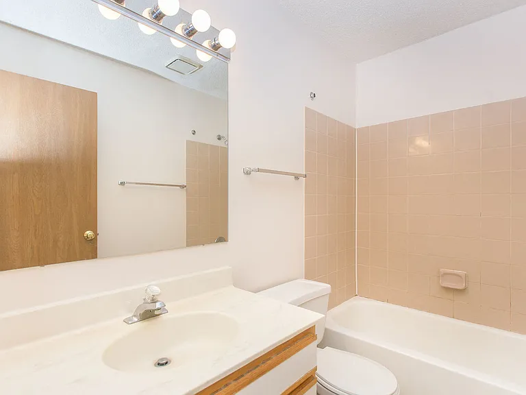 Cinnamon Ridge Apartments — Photo 26
