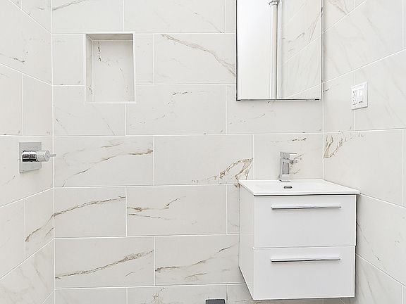 5th image of 138 Union St #1