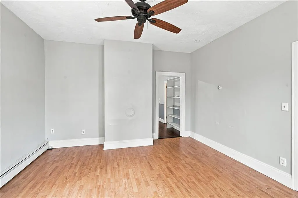 54 Candace St — Photo 4