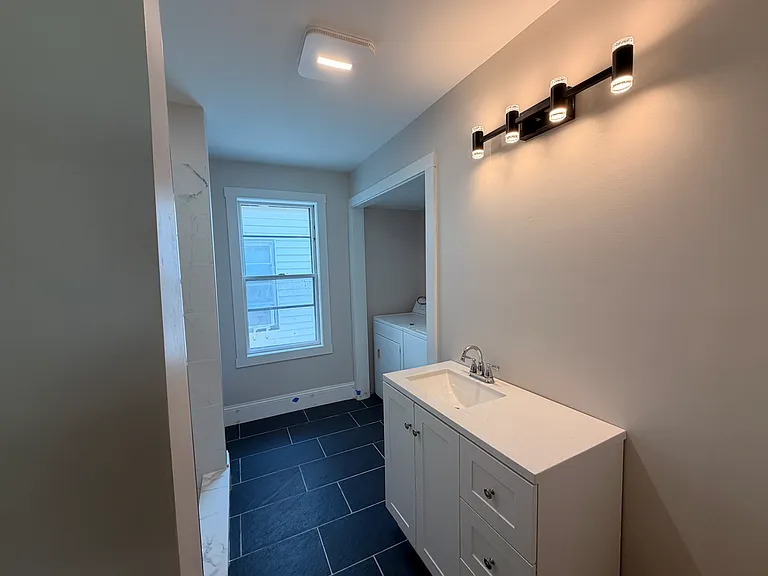 25 Warner St #2A — Photo 11