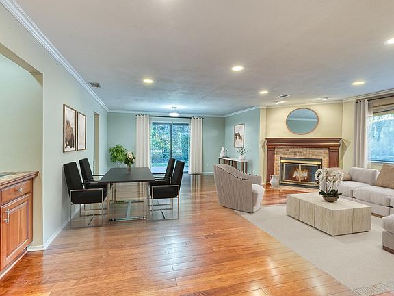5th image of 39 Wimbledon Dr