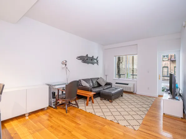 330 East 109th Street image 11 of 19